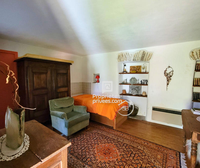 Mas - 215 m² - 8 pièces