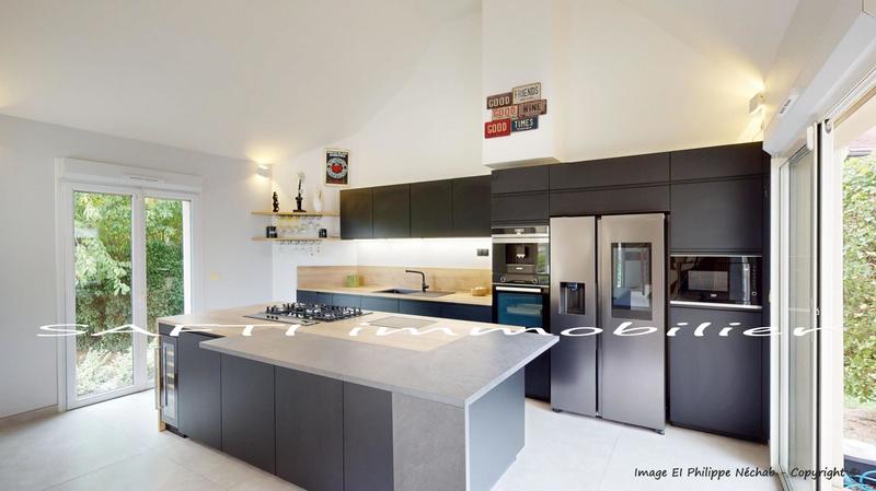 Maison - 182 m² - 7 pièces