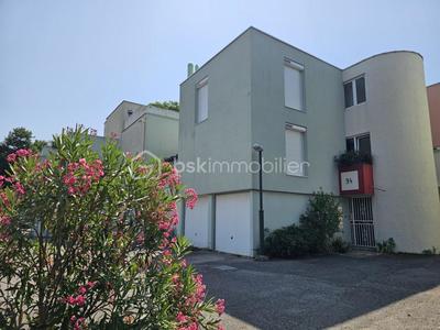 Appartement - 80 m² - 4 pièces