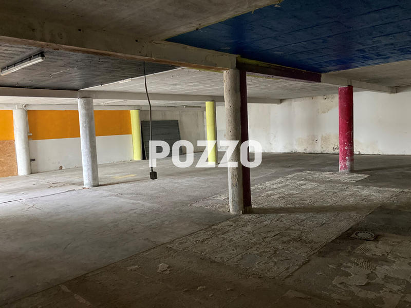 Local commercial - 392 m² - 5 pièces