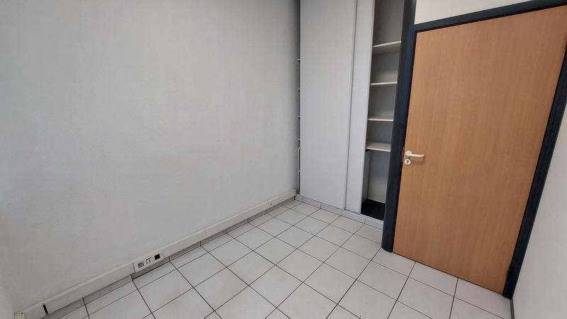 Bureau - 43 m² - 4 pièces