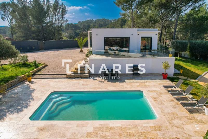 Maison - 180 m² - 5 pièces