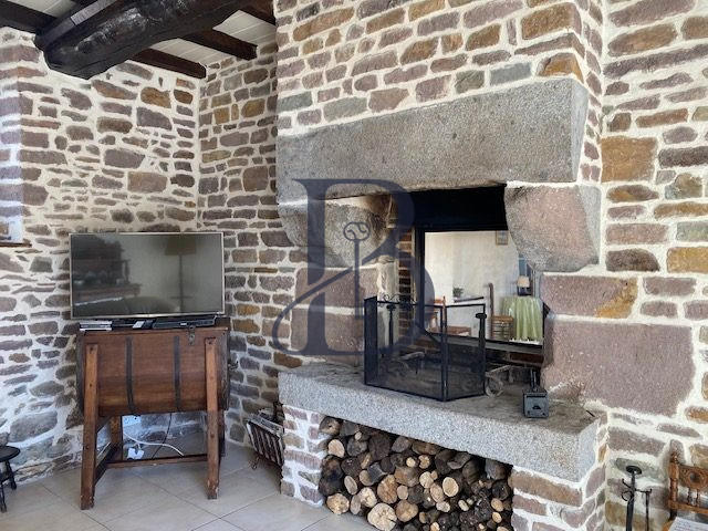 Maison - 223 m² - 8 pièces