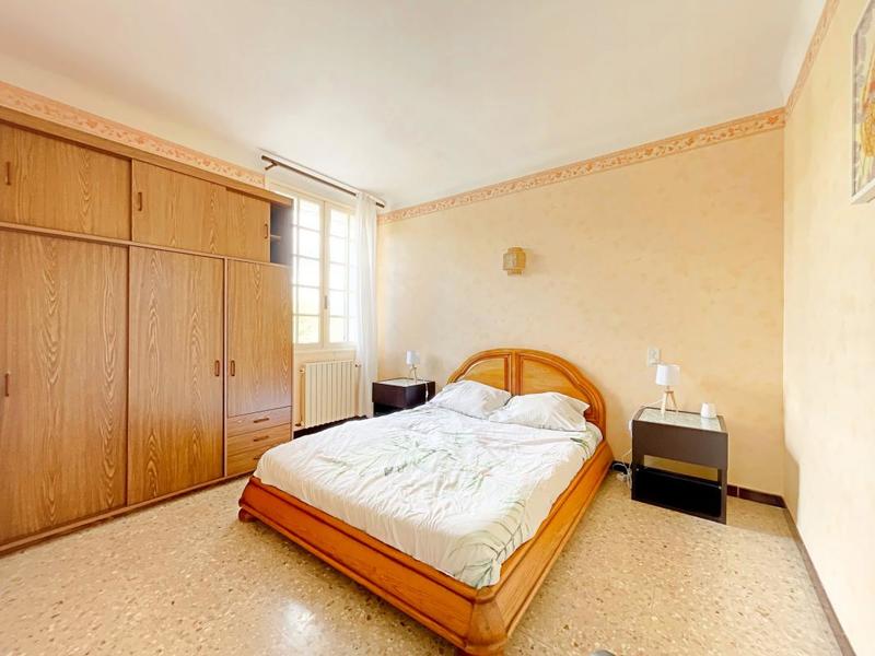 Maison - 176 m² - 9 pièces