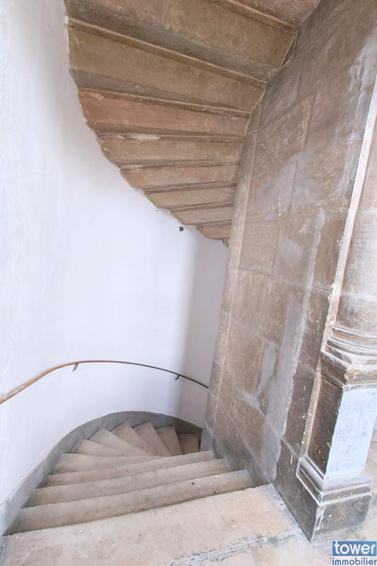 Maison - 420 m² - 17 pièces