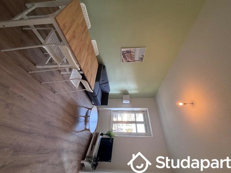 Chambre - 11 m² - 1 pièce