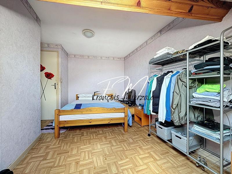 Maison - 182 m² - 9 pièces