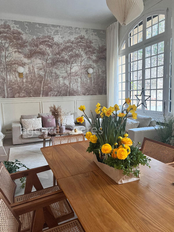 Maison - 350 m² - 12 pièces