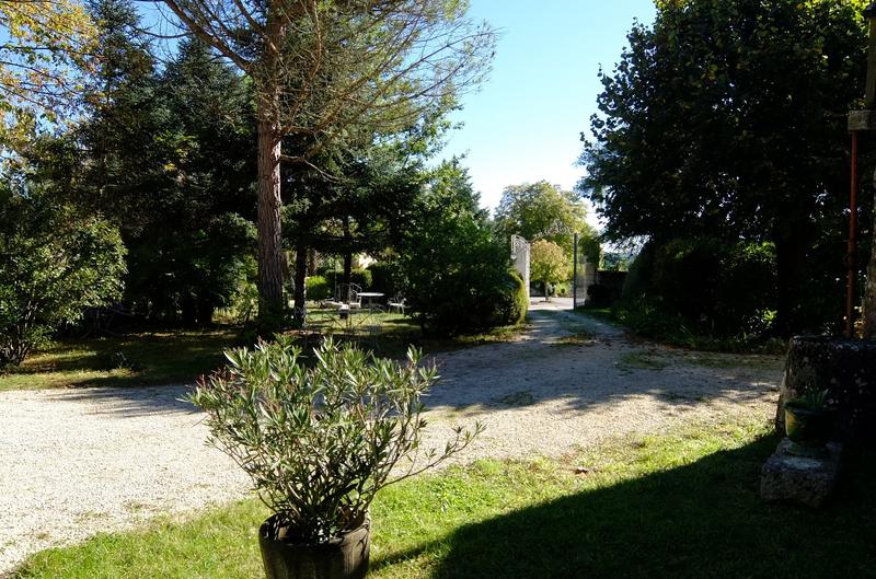 Maison - 576 m² - 10 pièces