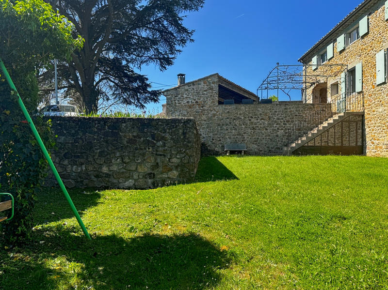 Maison - 253 m² - 13 pièces