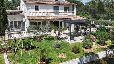 Maison - 160 m² - 8 pièces