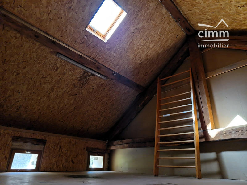 Maison - 217 m² - 7 pièces