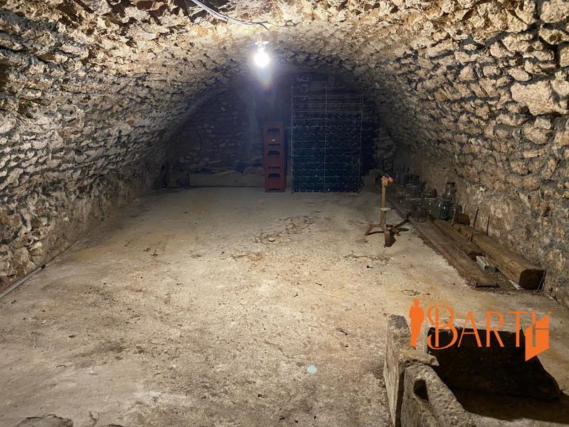 Maison ancienne - 181 m² - 7 pièces