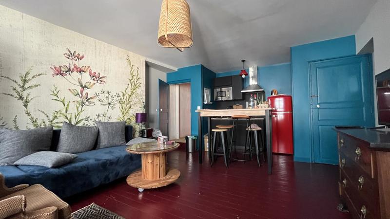 Maison - 375 m² - 7 pièces