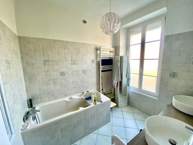 Maison bourgeoise - 250 m² - 9 pièces