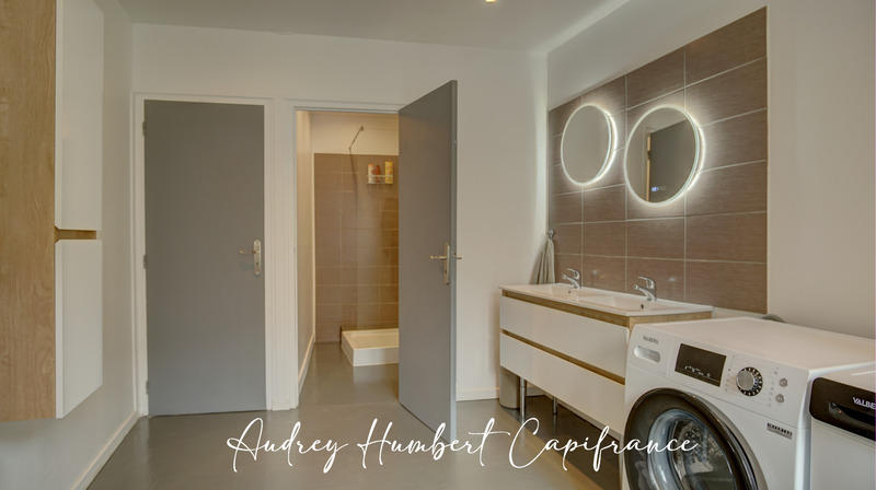 Appartement - 218 m² - 6 pièces