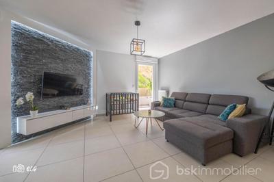 Appartement - 85 m² - 5 pièces