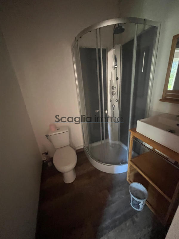 Maison - 250 m² - 8 pièces