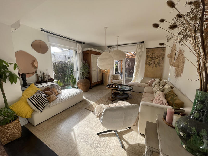 Maison bourgeoise - 250 m² - 8 pièces