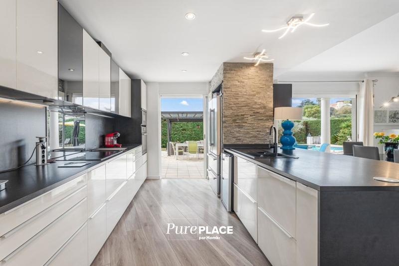 Maison - 182 m² - 7 pièces