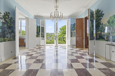 Propriété - 424 m² - 12 pièces