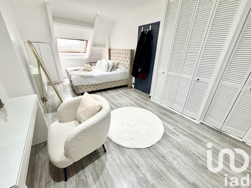 Maison - 137 m² - 8 pièces