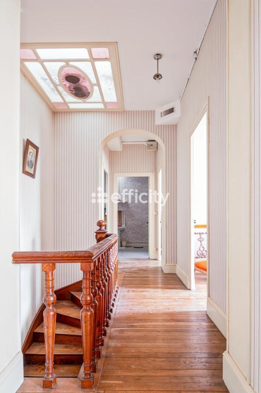 Demeure - 425 m² - 15 pièces