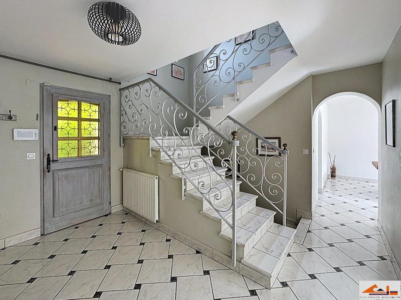 Maison - 184 m² - 7 pièces