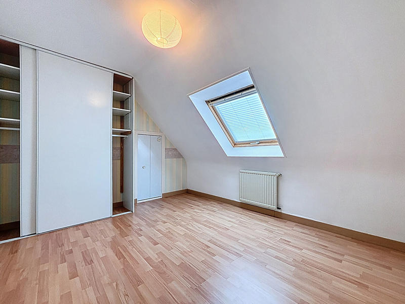 Maison - 93 m² - 5 pièces