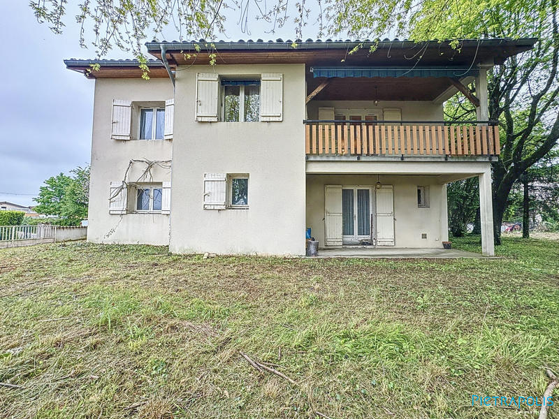 Maison traditionnelle - 140 m² - 7 pièces