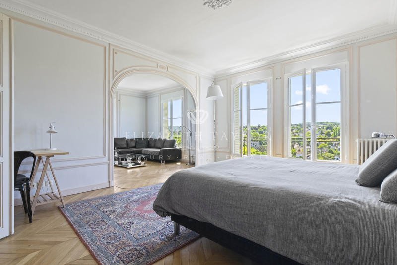 Propriété - 424 m² - 12 pièces
