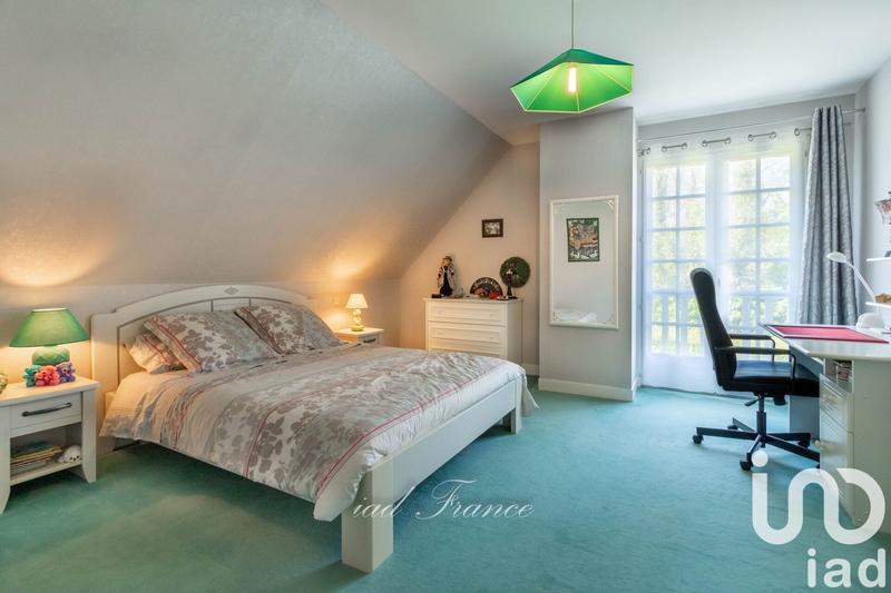 Maison - 246 m² - 9 pièces