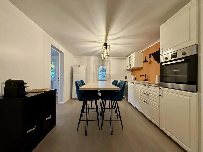 Maison - 265 m² - 12 pièces