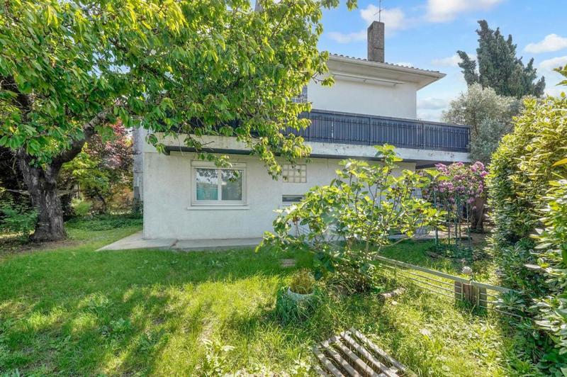 Maison - 180 m² - 6 pièces