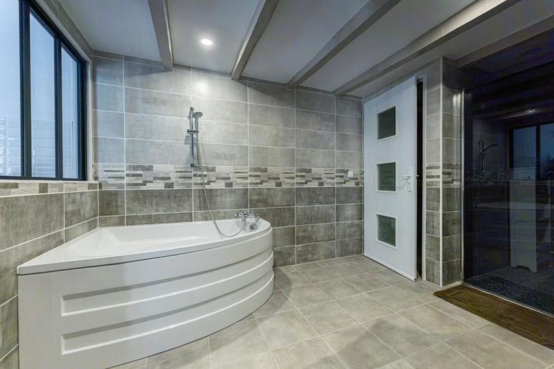 Maison - 327 m² - 7 pièces