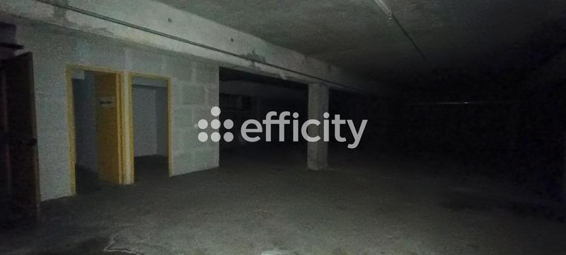 Local commercial - 675 m²