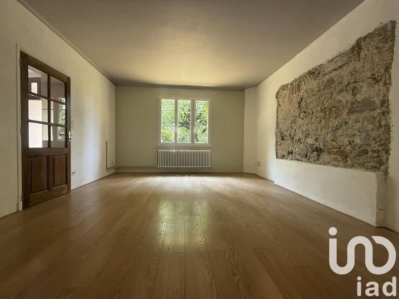 Maison - 250 m² - 8 pièces