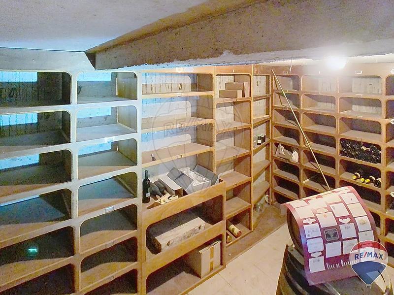 Maison - 222 m² - 9 pièces