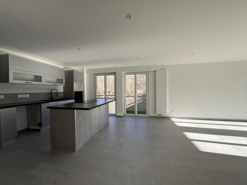 Appartement - 92 m² - 4 pièces