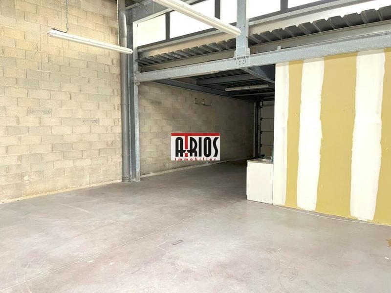 Local d'activité / Entrepôt - 290 m²