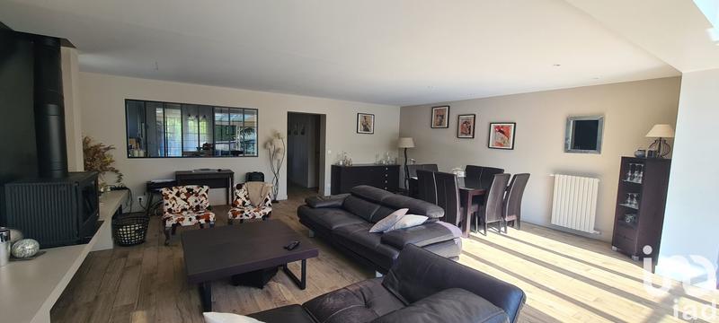 Maison - 219 m² - 6 pièces