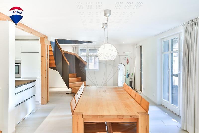 Maison - 252 m² - 10 pièces