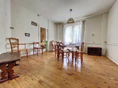 Maison - 98 m² - 5 pièces