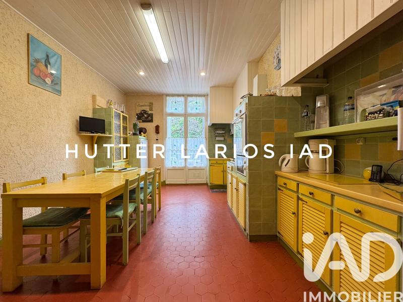 Maison - 220 m² - 8 pièces