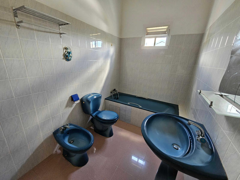 Maison - 200 m² - 10 pièces