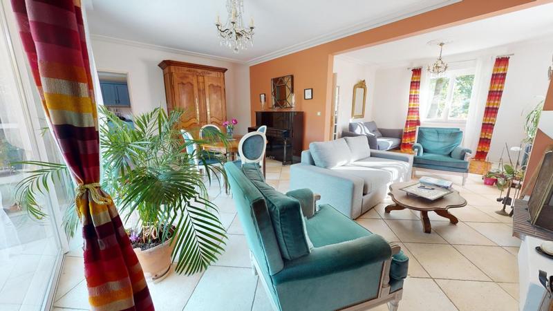 Maison - 205 m² - 7 pièces