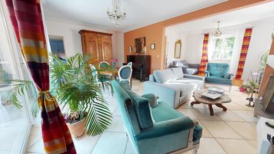 Maison - 205 m² - 7 pièces