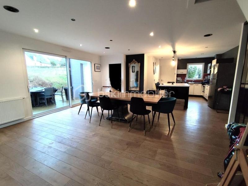 Maison - 163 m² - 8 pièces