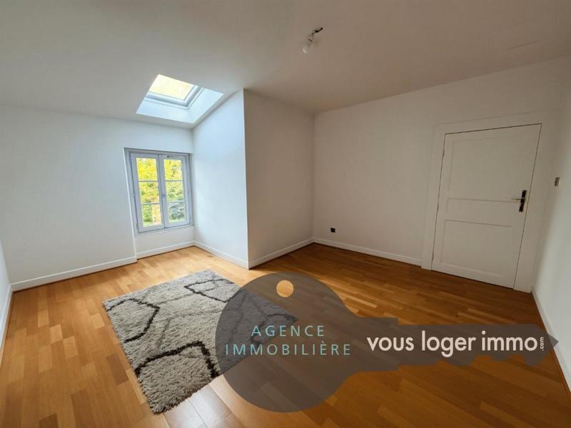 Maison - 214 m² - 7 pièces