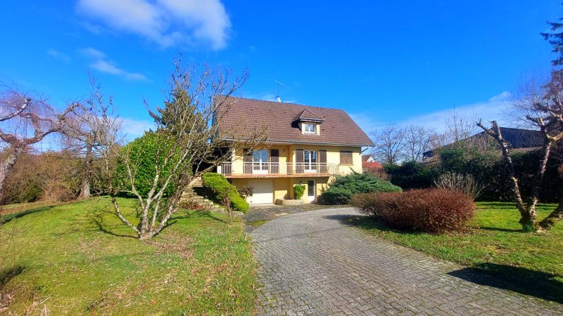 Maison - 140 m² - 11 pièces